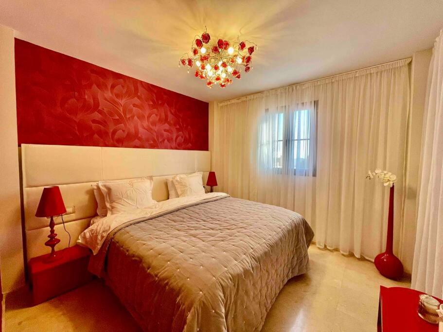Villa Deluxe,White Beach,Mountains 菲内斯特拉特 外观 照片